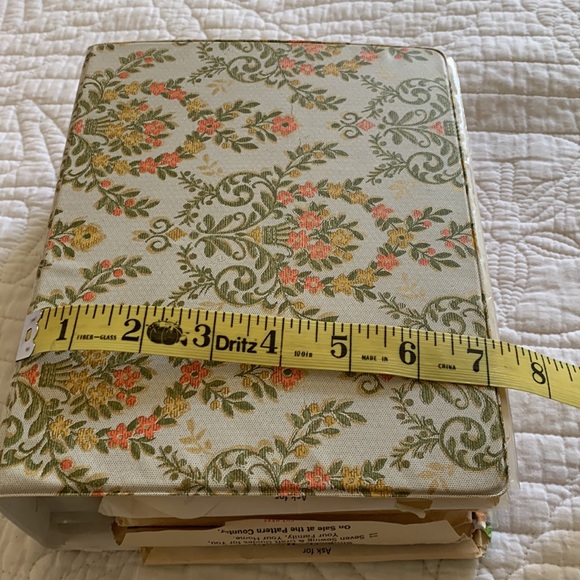 VTG Sewing Patterns, Bundle - Picture 15 of 15